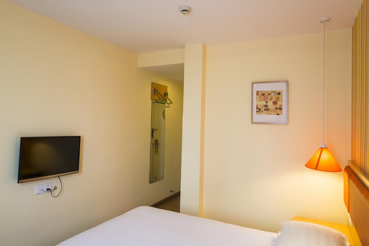 Home Inn Shanghai Changshou Road Metro Station Екстер'єр фото